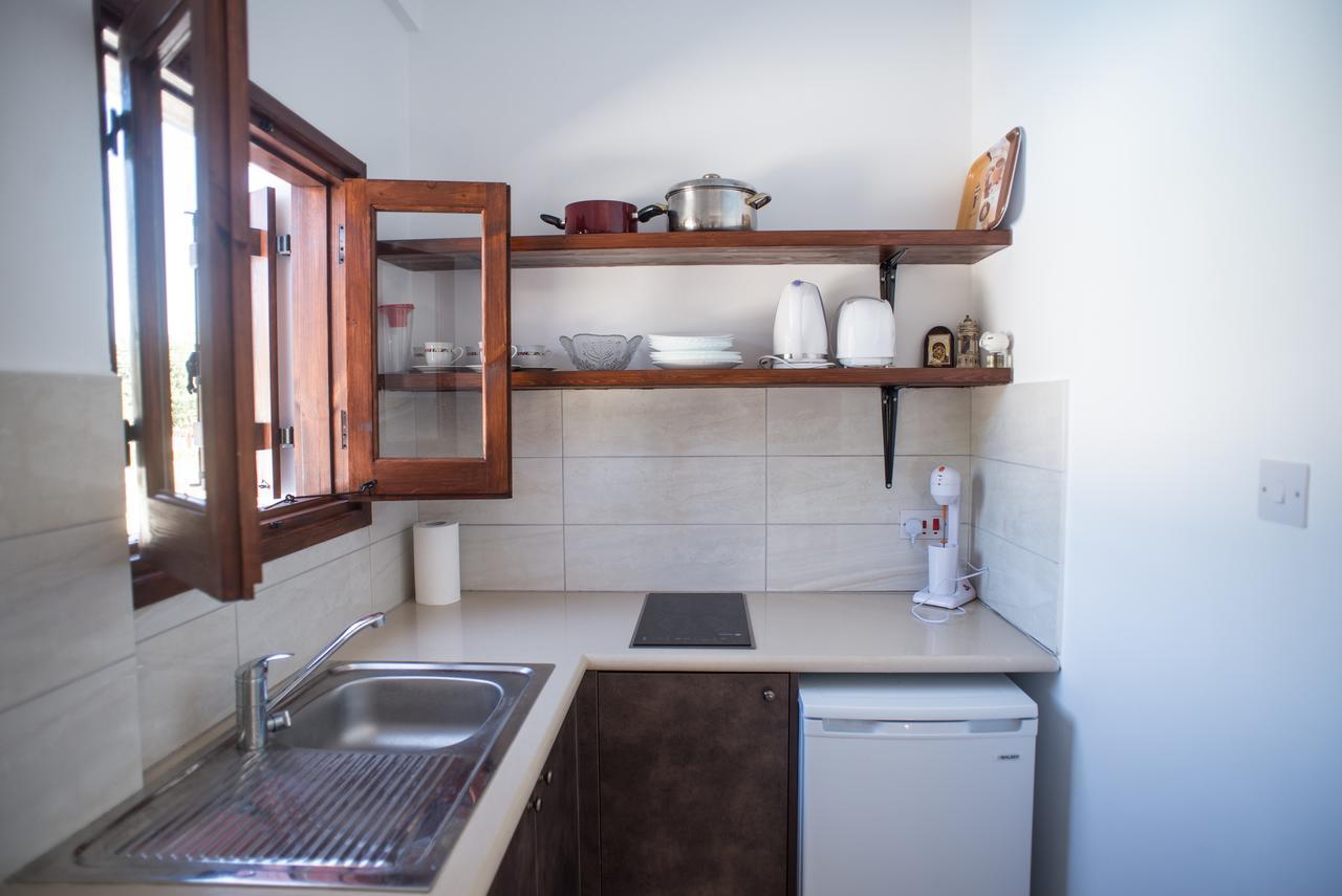 Гостевой дом Chloe'S House Pano Akourdalia Экстерьер фото