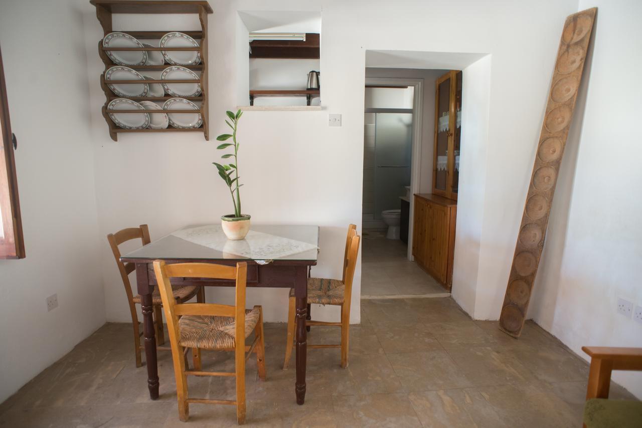 Гостевой дом Chloe'S House Pano Akourdalia Экстерьер фото