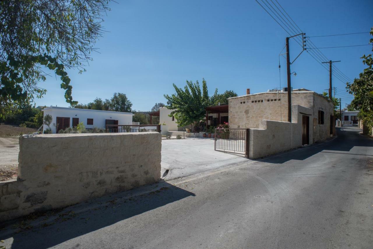 Гостевой дом Chloe'S House Pano Akourdalia Экстерьер фото